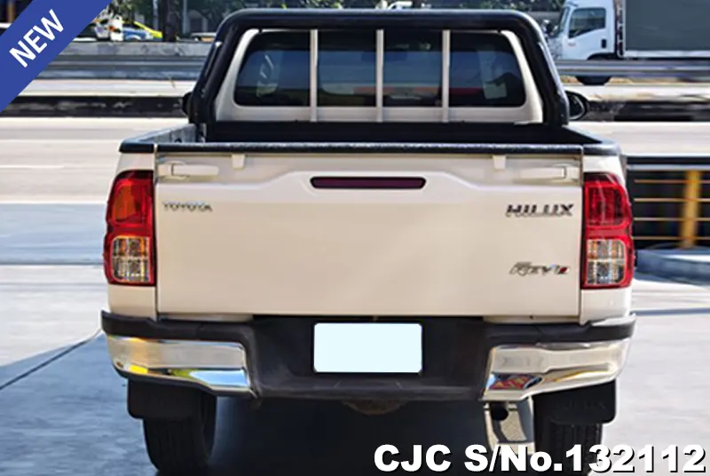 Toyota Hilux in White for Sale Image 5