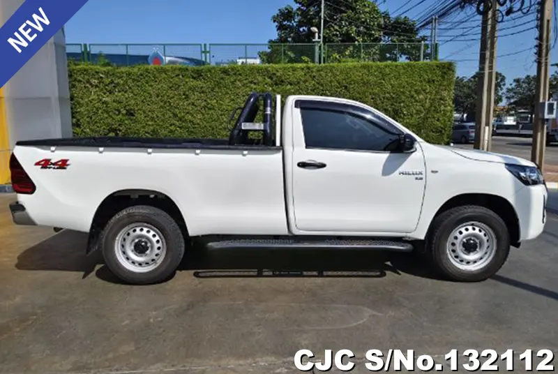 Toyota Hilux in White for Sale Image 6