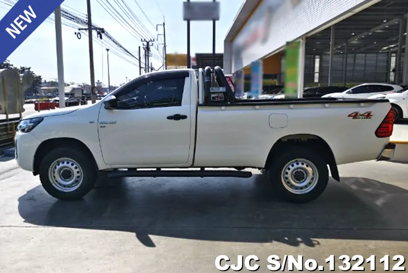 Toyota Hilux in White for Sale Image 7