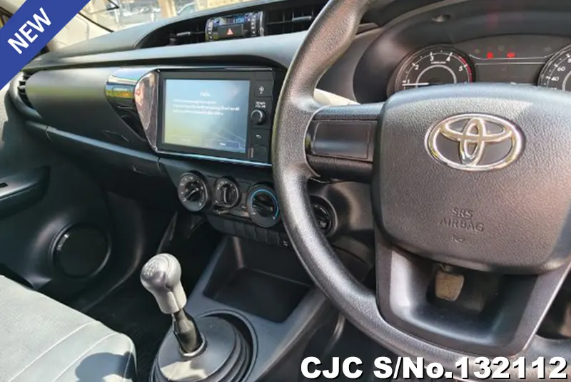 Toyota Hilux in White for Sale Image 11