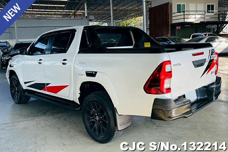 Toyota Hilux in White for Sale Image 1