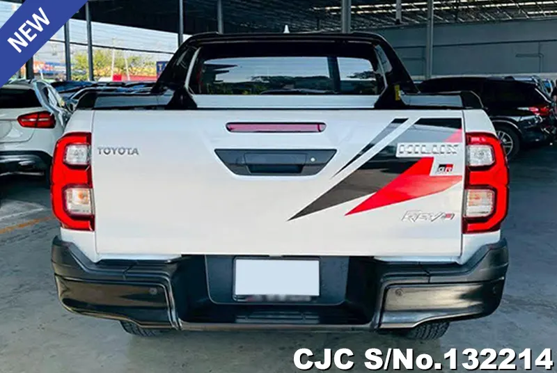 Toyota Hilux in White for Sale Image 5