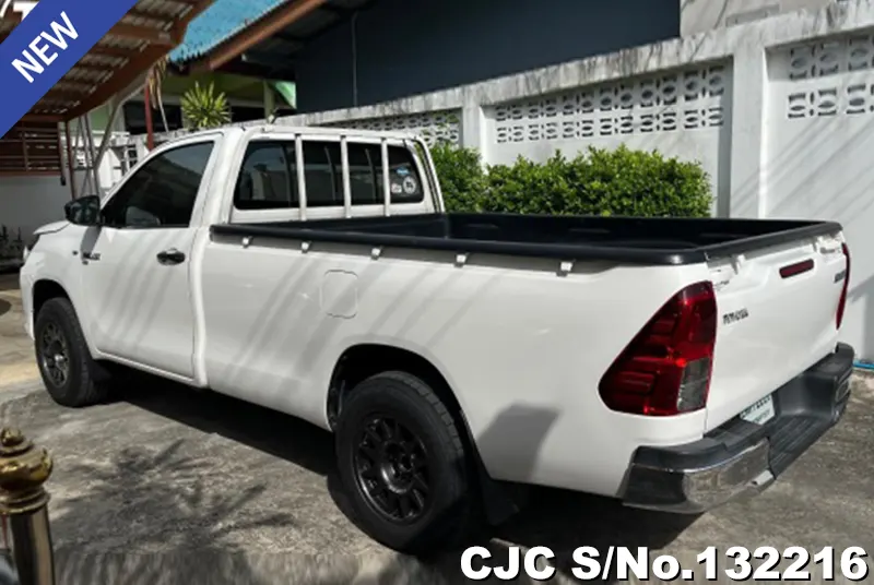 Toyota Hilux in White for Sale Image 1