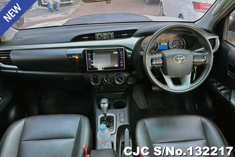 Toyota Hilux in White for Sale Image 6