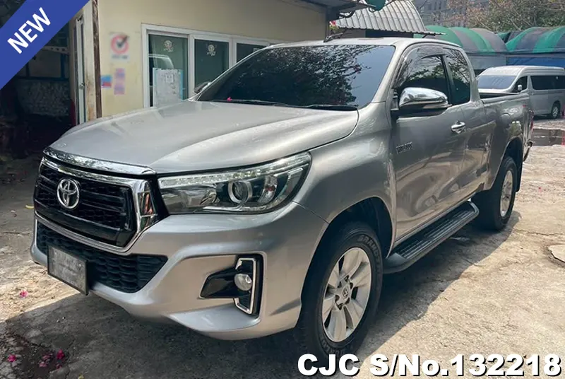 Toyota Hilux in Silver for Sale Image 3