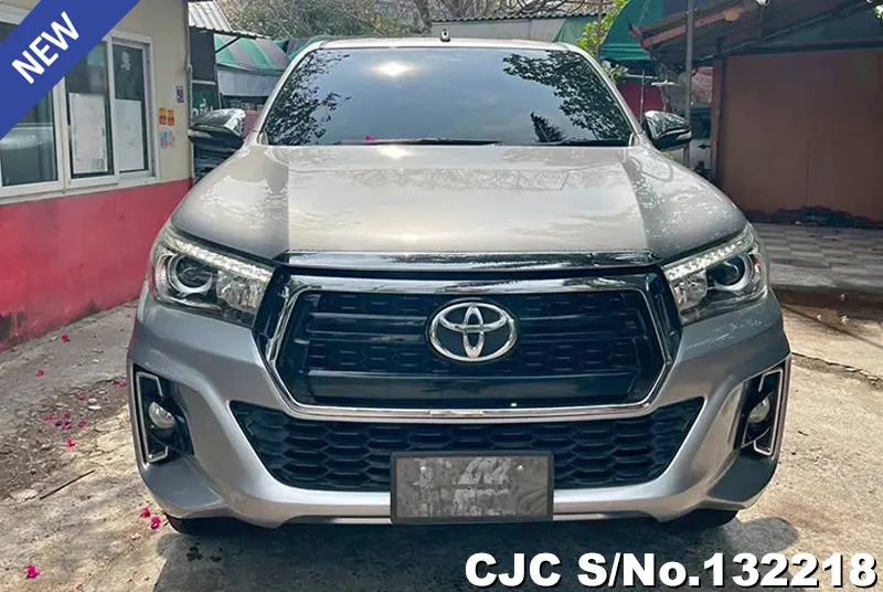 Toyota Hilux in Silver for Sale Image 4