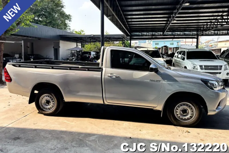 Toyota Hilux in Silver for Sale Image 5