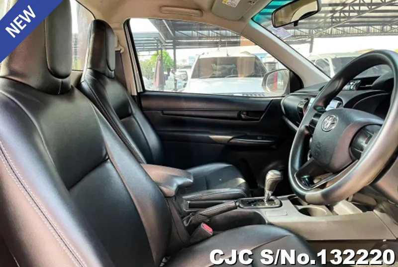 Toyota Hilux in Silver for Sale Image 6