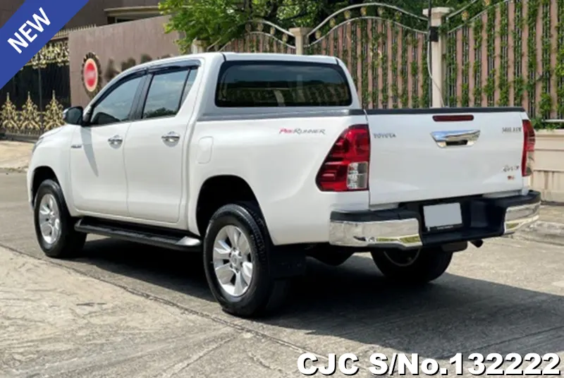 Toyota Hilux in White for Sale Image 1
