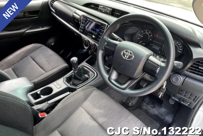 Toyota Hilux in White for Sale Image 4