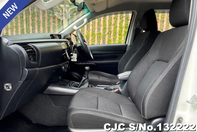 Toyota Hilux in White for Sale Image 5