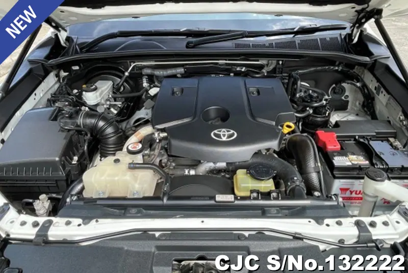 Toyota Hilux in White for Sale Image 9