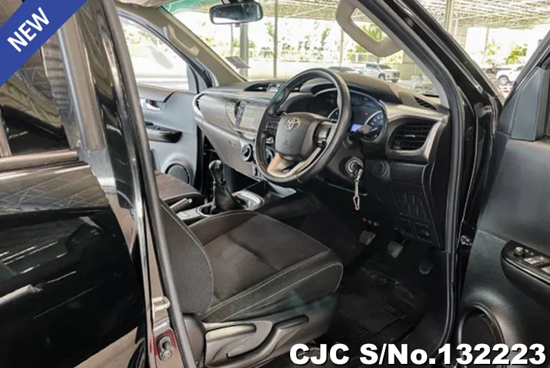 Toyota Hilux in Black for Sale Image 7