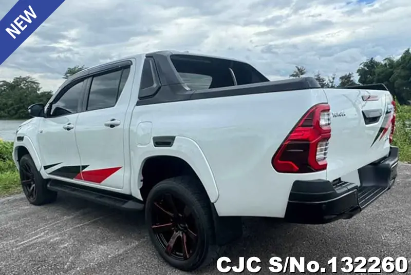 Toyota Hilux in White for Sale Image 1