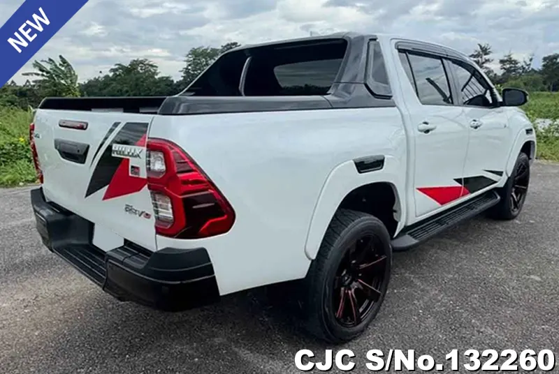 Toyota Hilux in White for Sale Image 2