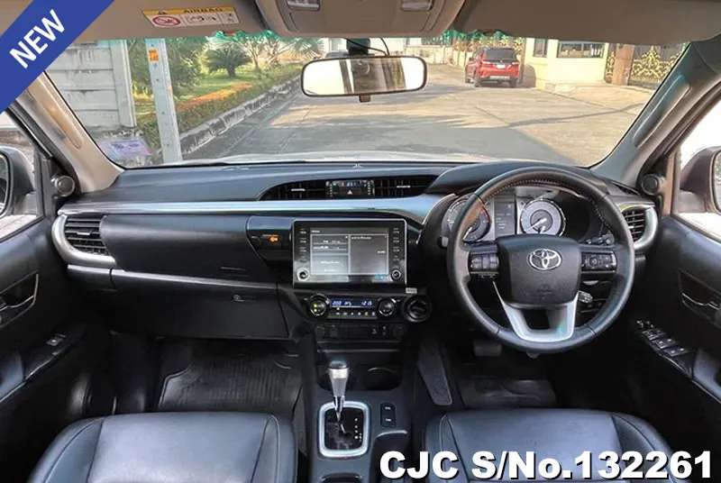 Toyota Hilux in White for Sale Image 2