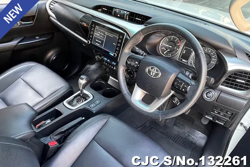 Toyota Hilux in White for Sale Image 3