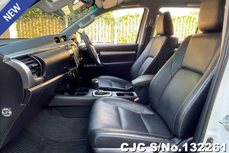 Toyota Hilux in White for Sale Image 4