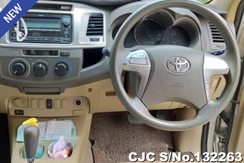 Toyota Hilux in Silver for Sale Image 4
