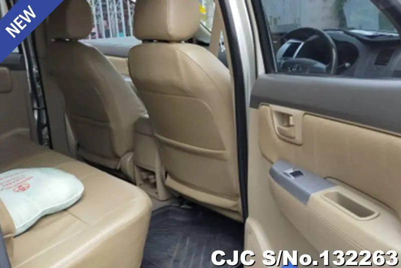 Toyota Hilux in Silver for Sale Image 6