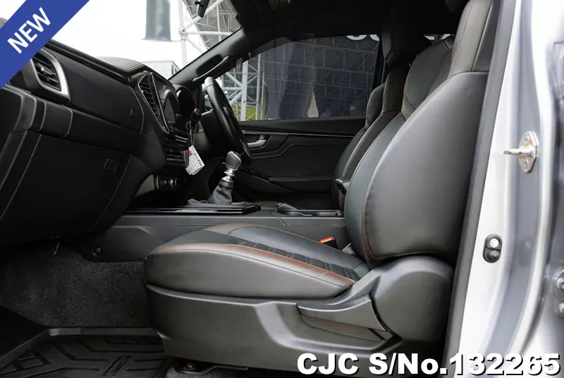 Isuzu D-Max in Gray for Sale Image 10