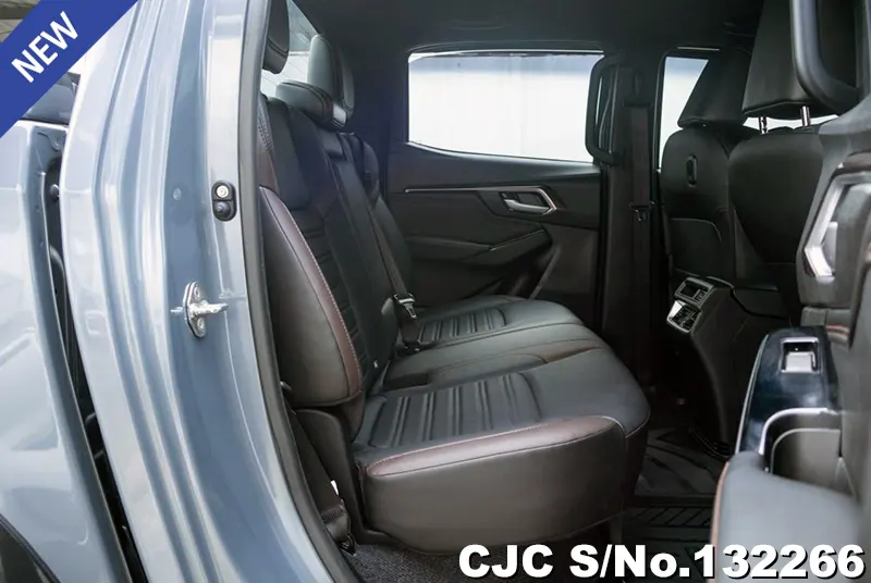 Isuzu D-Max in Gray for Sale Image 11