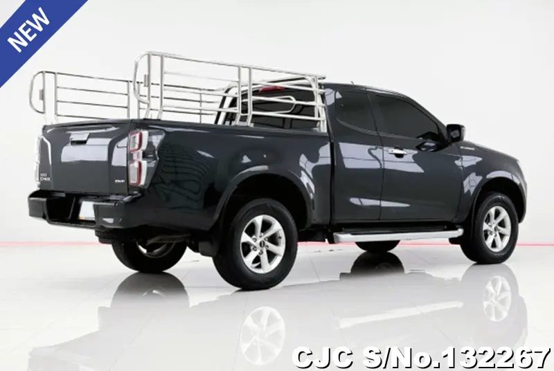 Isuzu D-Max in Black for Sale Image 1