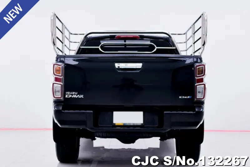 Isuzu D-Max in Black for Sale Image 4