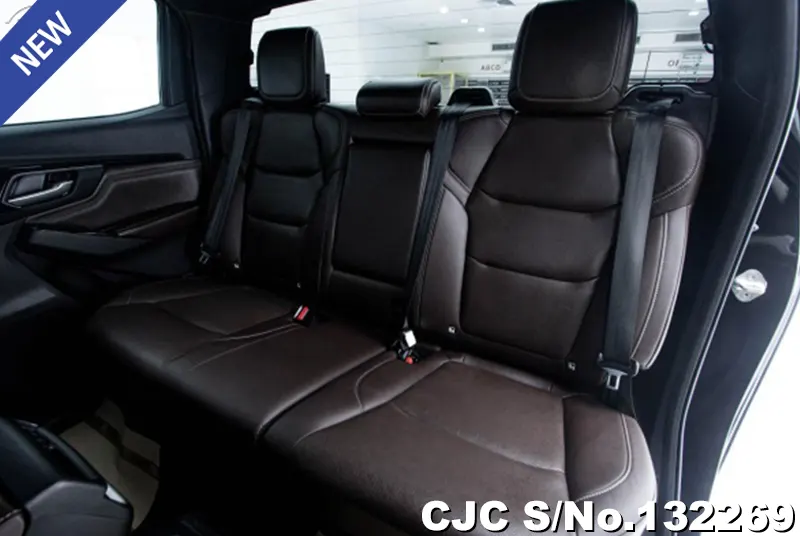 Isuzu D-Max in Black for Sale Image 7