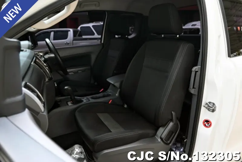 Ford Ranger in White for Sale Image 4