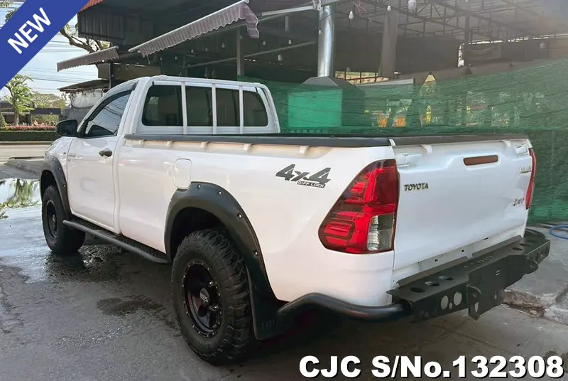 Toyota Hilux in White for Sale Image 1