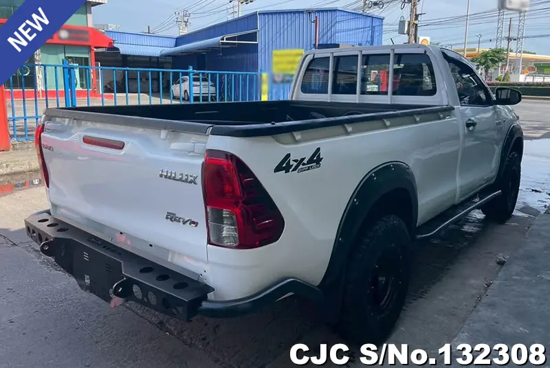 Toyota Hilux in White for Sale Image 2