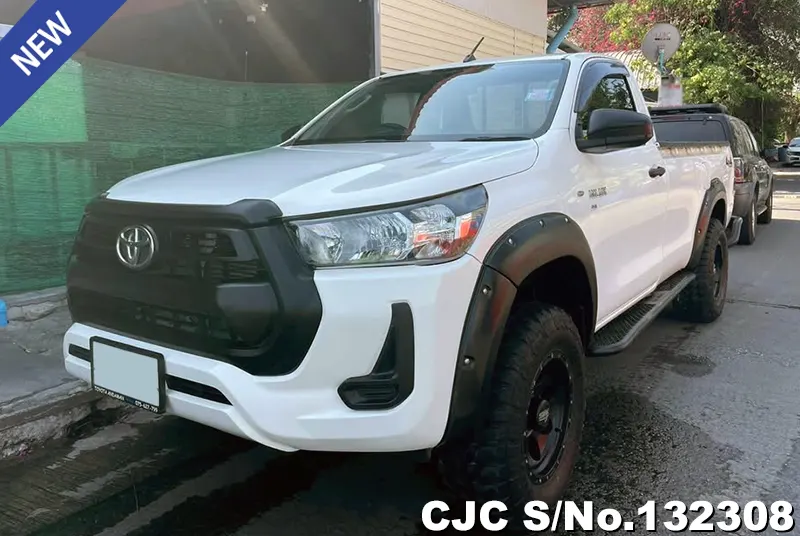 Toyota Hilux in White for Sale Image 3