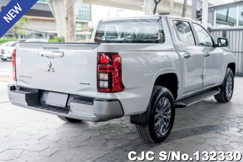Mitsubishi Triton in White for Sale Image 2