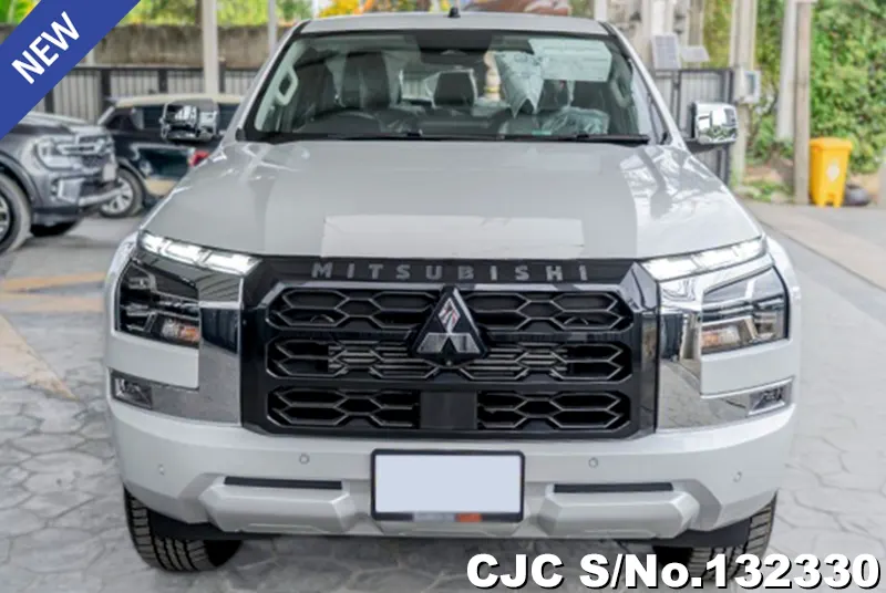 Mitsubishi Triton in White for Sale Image 4