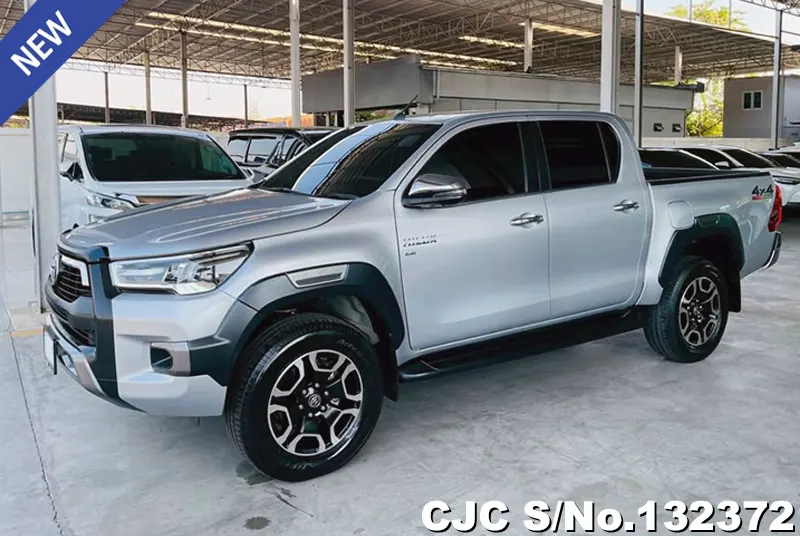 Toyota Hilux in Silver for Sale Image 3