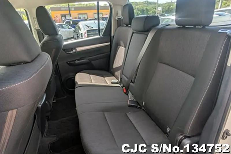 Toyota Hilux in White for Sale Image 14
