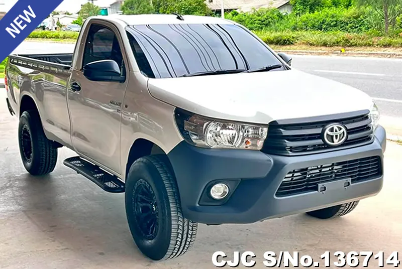 Toyota Hilux in White for Sale Image 0