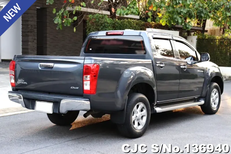 Isuzu D-Max in Gray for Sale Image 2