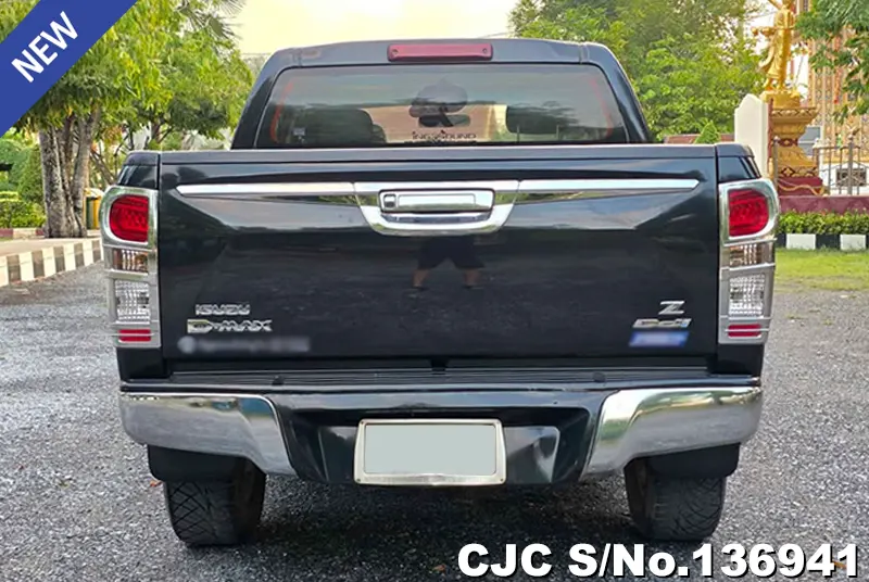 Isuzu D-Max in Black for Sale Image 5