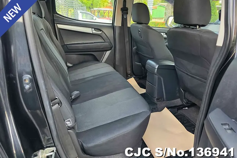 Isuzu D-Max in Black for Sale Image 10