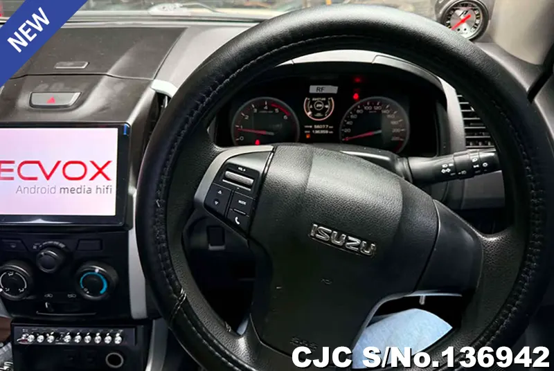 Isuzu D-Max in White for Sale Image 4