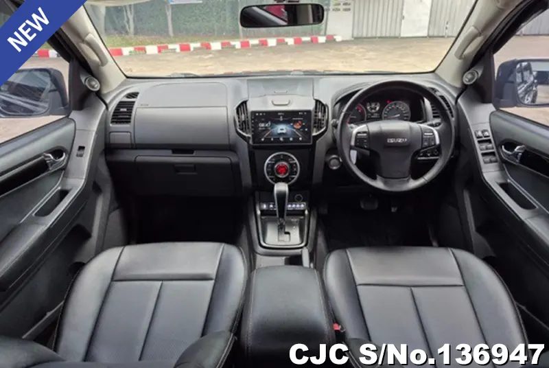 Isuzu D-Max in Black for Sale Image 5