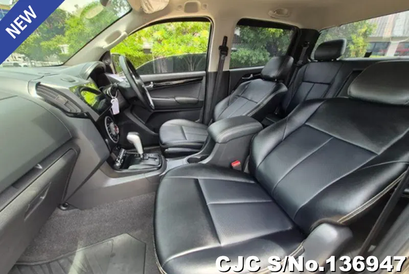 Isuzu D-Max in Black for Sale Image 8