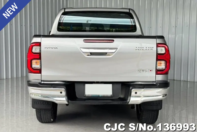 Toyota Hilux in Silver for Sale Image 5