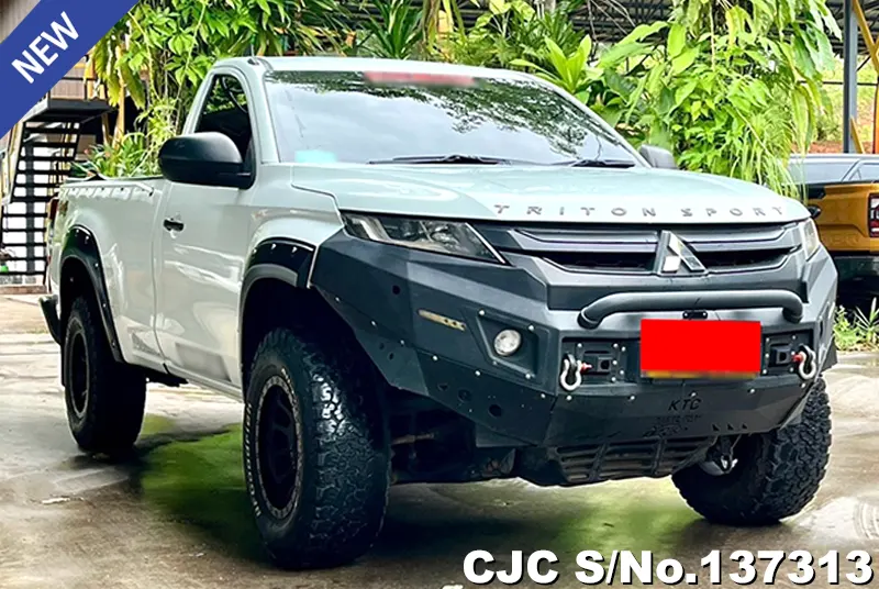 Mitsubishi Triton in White for Sale Image 0