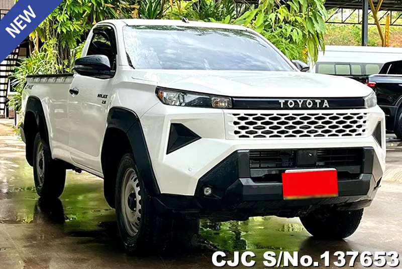 Toyota Hilux in White for Sale Image 0