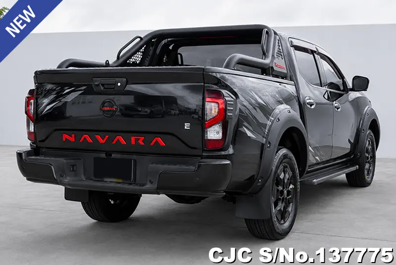 Nissan Navara in Black for Sale Image 2