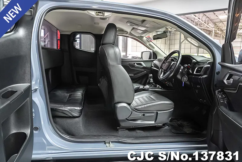 Isuzu D-Max in Gray for Sale Image 10