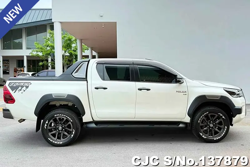 Toyota Hilux in White for Sale Image 6